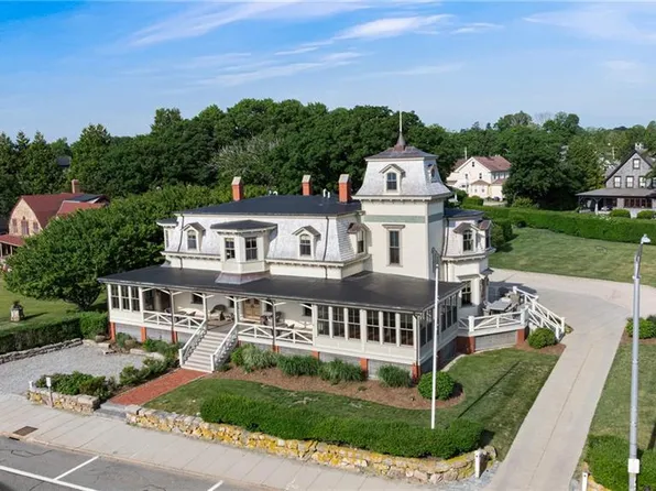 41 Ocean Rd, Narragansett, RI 02882