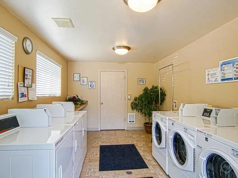 McNary Heights Apartments — Photo 3