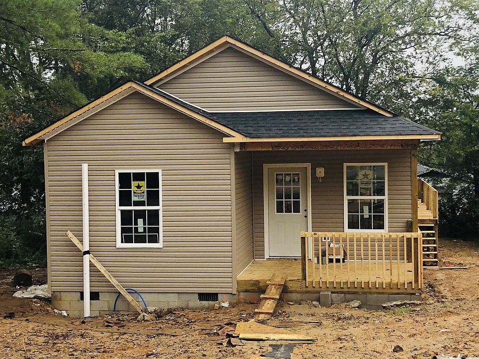 2nd image of 816 Eastview Dr