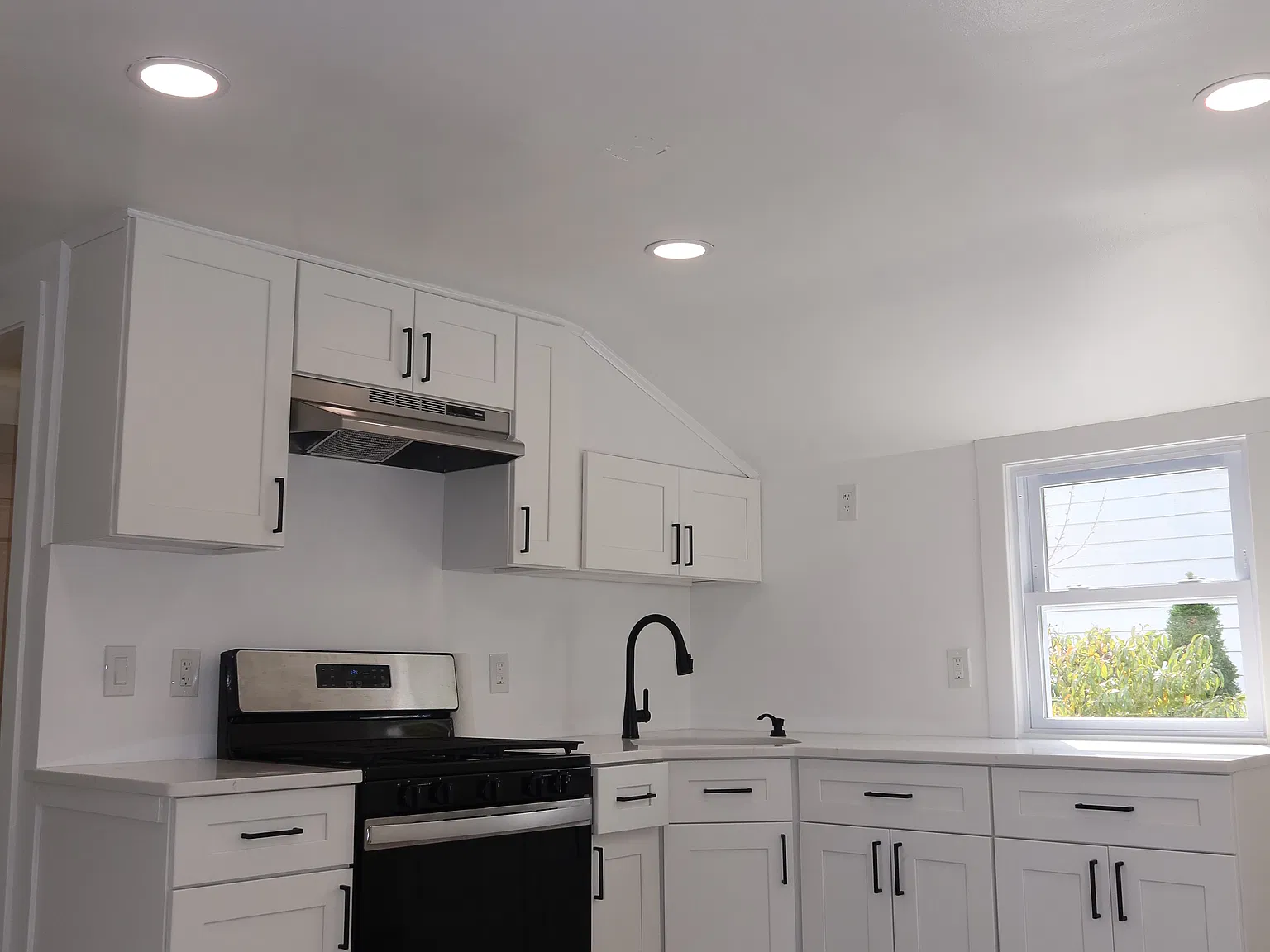 1 bed, $2,000 — Photo 3