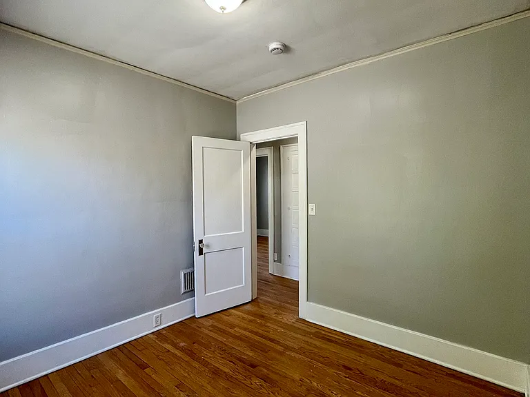 168 Bondie St — Photo 17