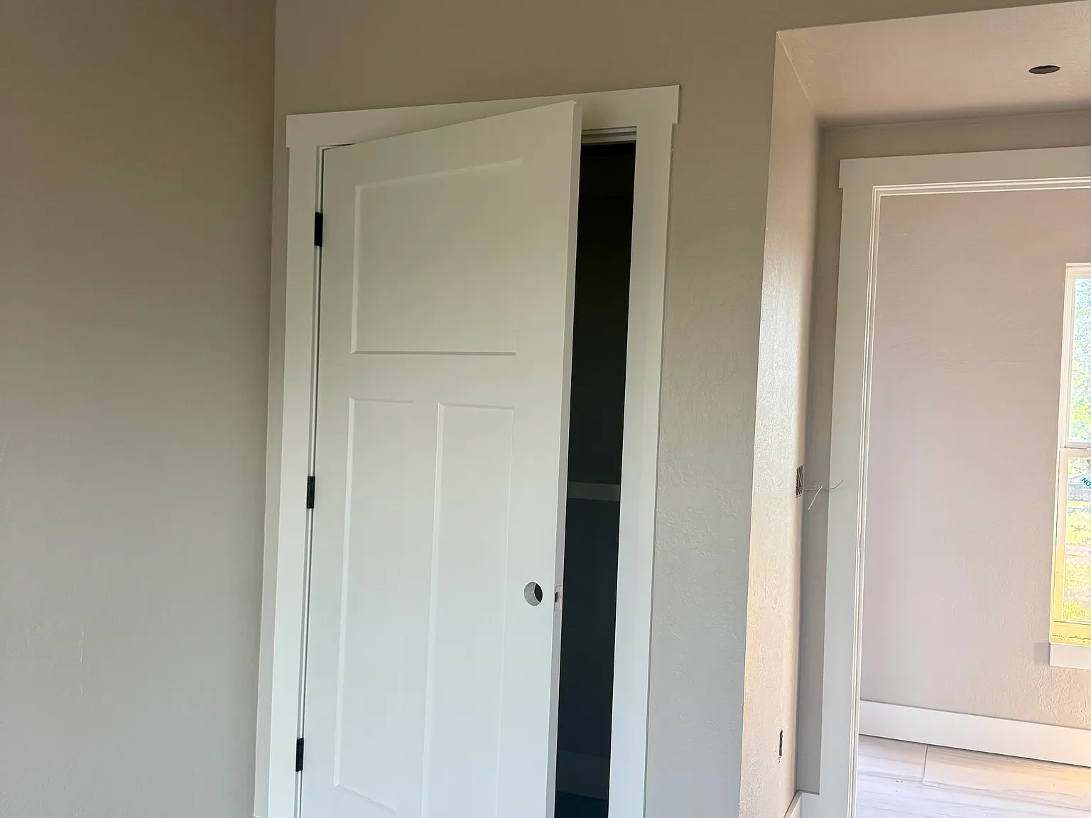 2 bed, 800 sqft, $1,800 — Photo 2