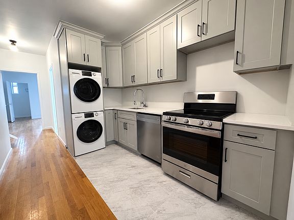 5th image of 141 N 8th St APT 1