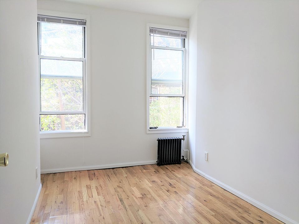 1st image of 1921 Putnam Ave