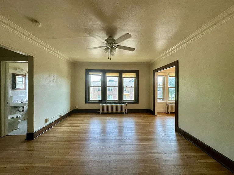 1725 E Park Pl — Photo 9