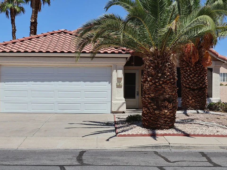 994 Trackers Glen Ave