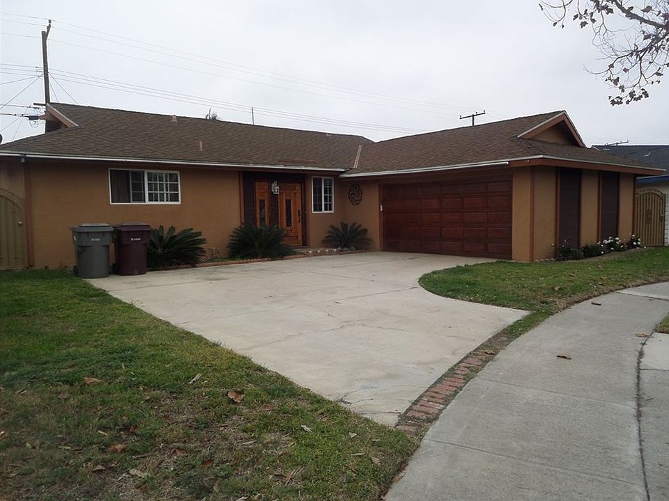 1st image of 2546 W Camden Pl