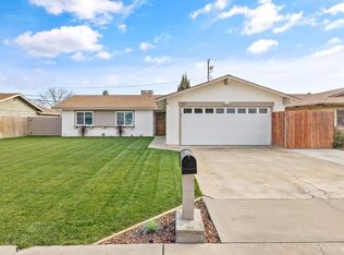 887 Linda Lee Cir, Lemoore, CA 93245