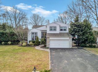 40 Arbor Field Way, Lake Grove, NY 11755