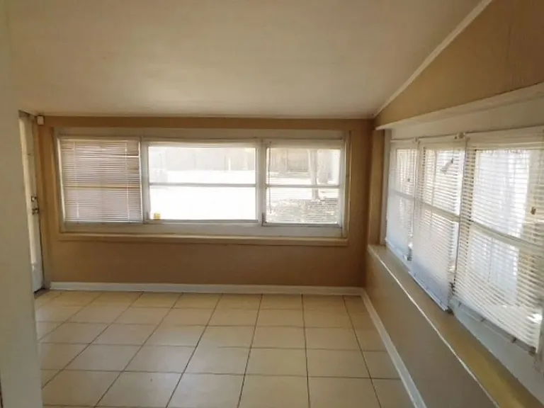 3919 Royal Palm Ave — Photo 8