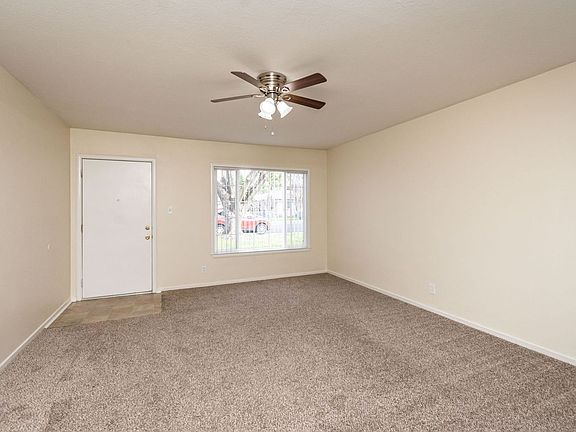 2nd image of 700-702 Poplar Ave #700