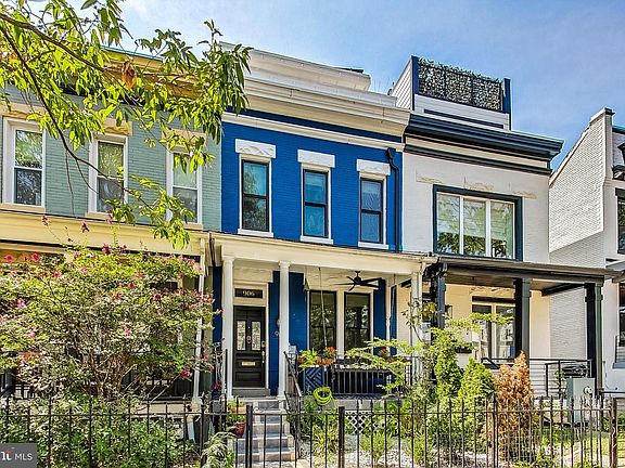 3rd image of 906 8th St NE