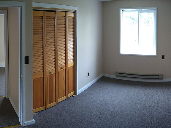 2nd image of 285 Park St APT 2