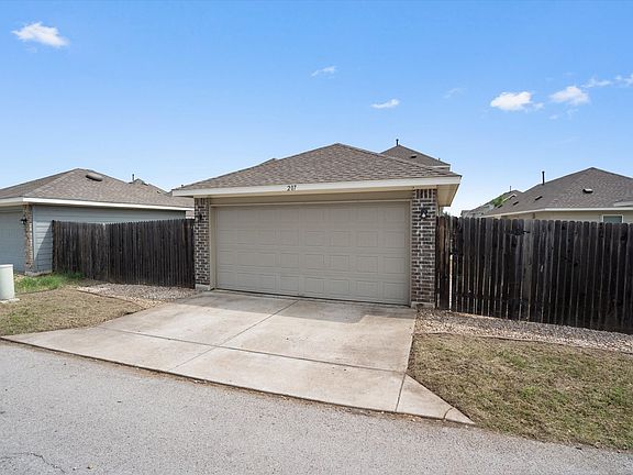 2nd image of 207 Wainscot Oak Way