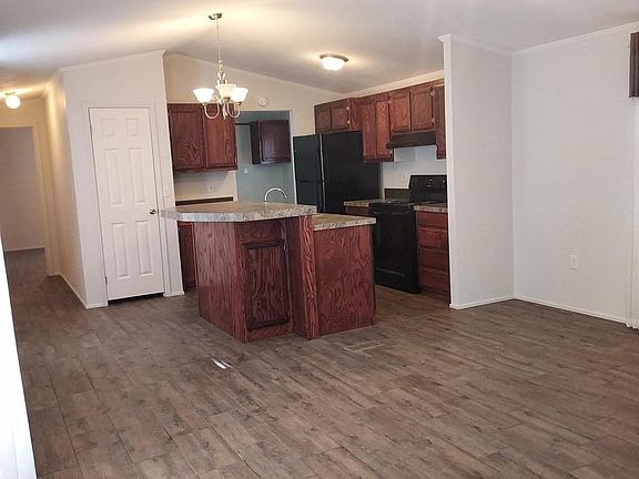 2nd image of 222 Jacqueline St