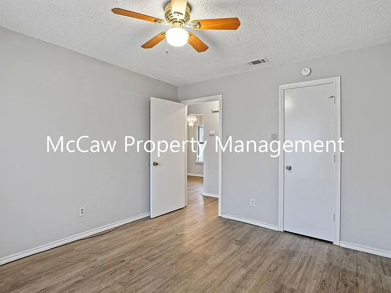 715 Long Ct — Photo 4