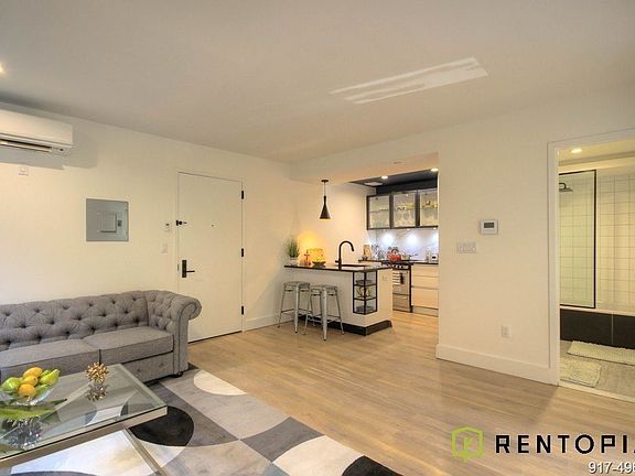 5th image of 10 Lexington Ave APT 5B