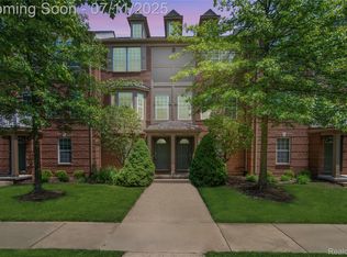 28006 Declaration Rd #11, Novi, MI 48377