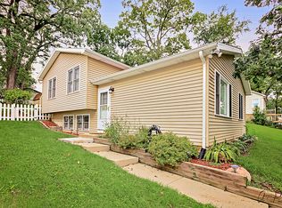 1222 Meadowbrook Dr, Round Lake Beach, IL 60073