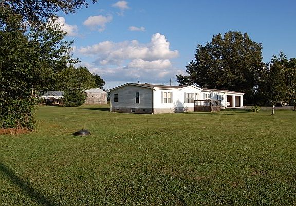 Looking SE front of the hous