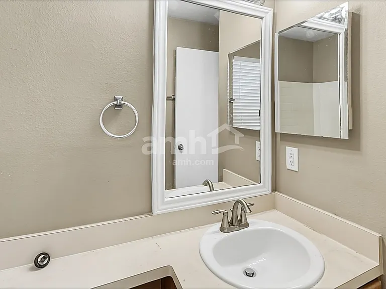 3443 Becker Glen St — Photo 10