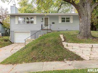3440 Magnolia Ct, Bettendorf, IA 52722