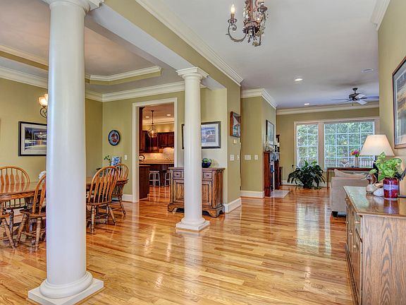 Great Flowing Floor Plan
