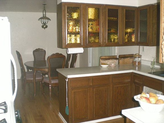 kitchen looking to dining