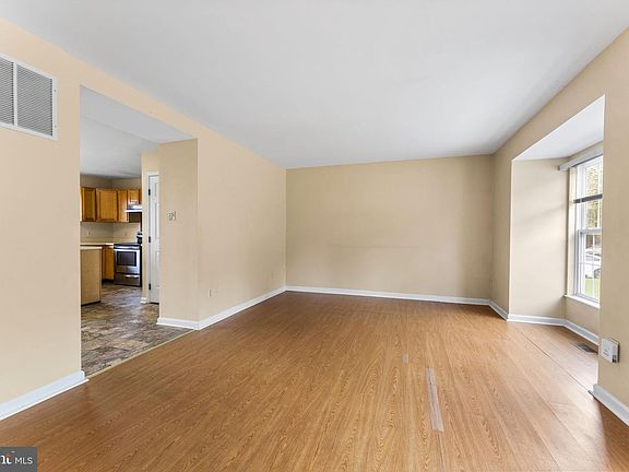 3rd image of 111 Lauren Pl