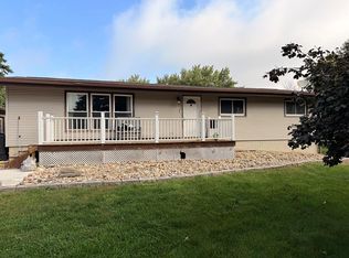 2227 Lakewood Trl, Fort Dodge, IA 50501