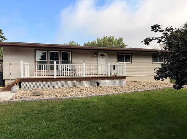 2227 Lakewood Trl, Fort Dodge, IA 50501
