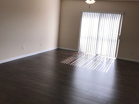 3rd image of 9909 Westwood Dr Unit 36