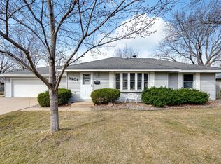 8908 Chicago Ave S, Bloomington, MN 55420