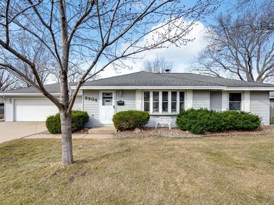 8908 Chicago Ave S, Bloomington, MN, 55420