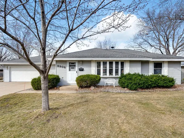 8908 Chicago Ave S, Bloomington, MN 55420