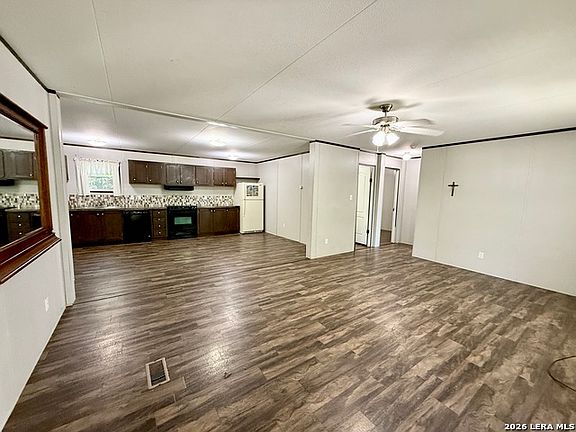 4th image of 159 Deer Ln