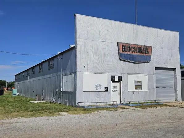 417 N 1st St, Blackwell, OK 74631