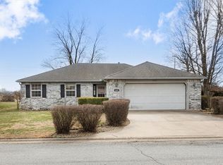 409 Thompson St, Centerton, AR 72719