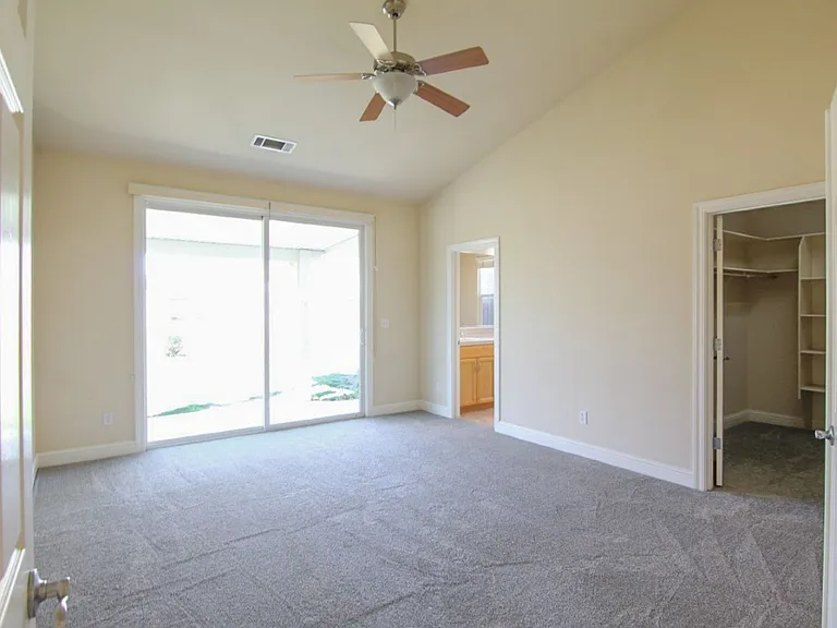 620 San Gabriel St — Photo 16