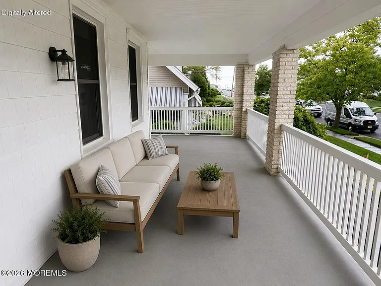 120 Garfield Ave — Photo 3