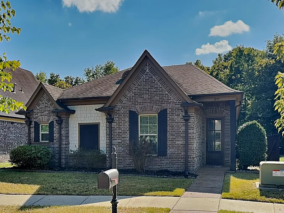 1977 Rochelle Ln