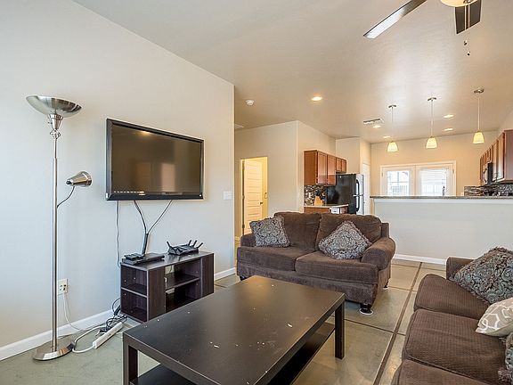 3rd image of 722 E Mabel St #6ee39a9a0