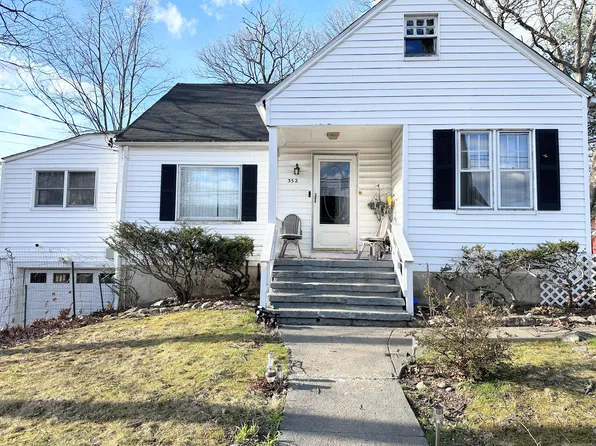 352 Woodlawn Avenue Extension, Bridgeport, CT 06606