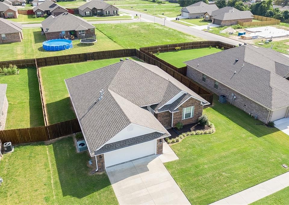 1st image of 371 Topaz Way