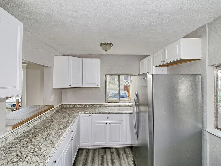 1144 Grand Ave — Photo 19