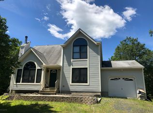 189 Gold Finch Rd, Bushkill, PA 18324