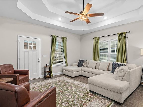 2nd image of 405 Coahulla Creek Dr