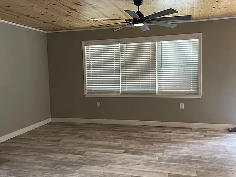 700 Bossier St #15 — Photo 9