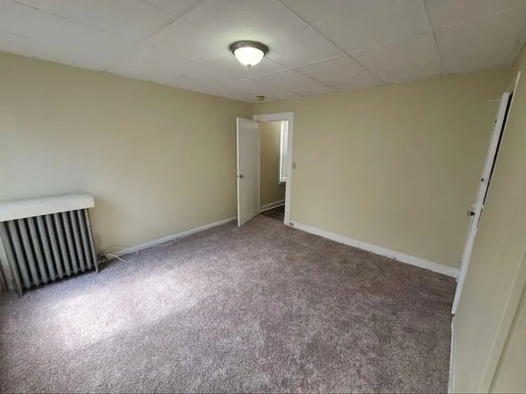 274 S Loudon Ave — Photo 6