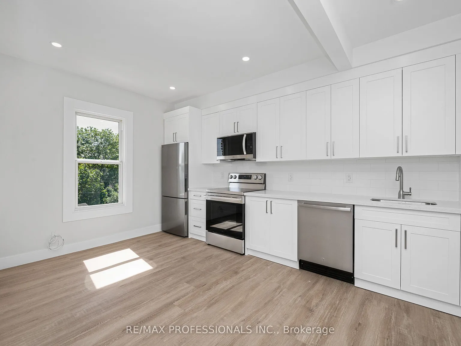 2 bed, $2,000 — Photo 4